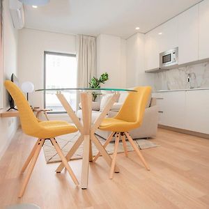 Liiiving In Porto - City Design Apartments